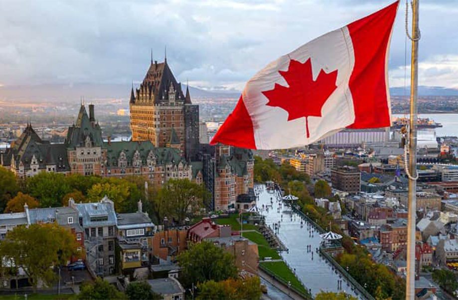 CN Tower Toronto skyline